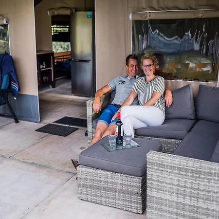 Safari Tent In Near Forest, Cleaning Included Tente de luxe *